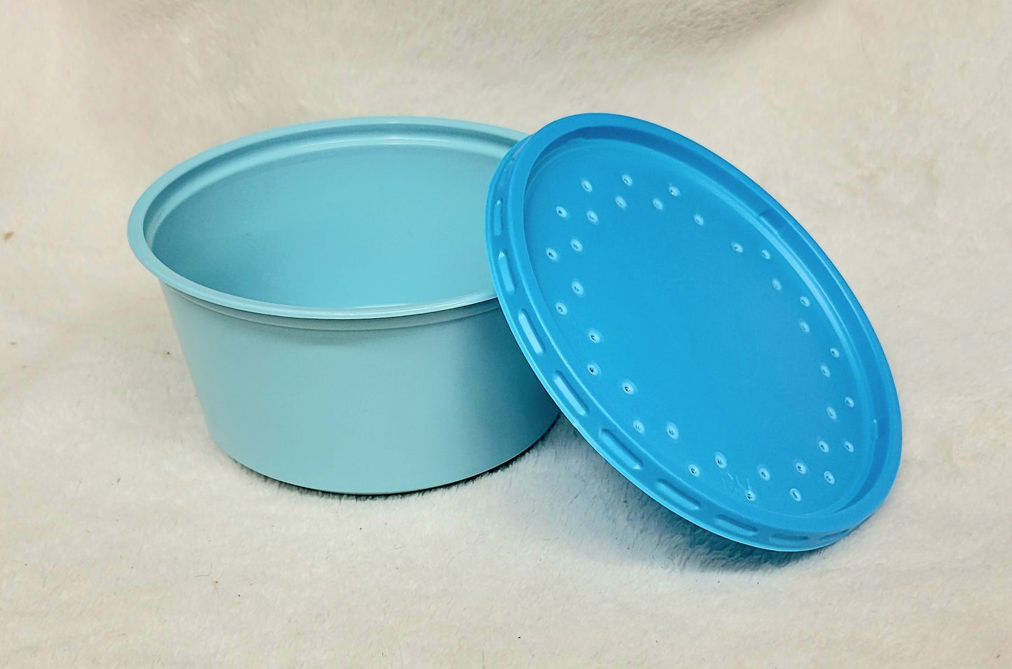 12 oz. Bait Cups with Vented Lids (Qty 100) Great for Worms / Insects / Crickets