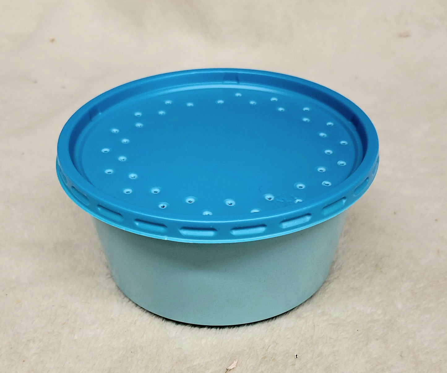 12 oz. Bait Cups with Vented Lids (Qty 100) Great for Worms / Insects / Crickets