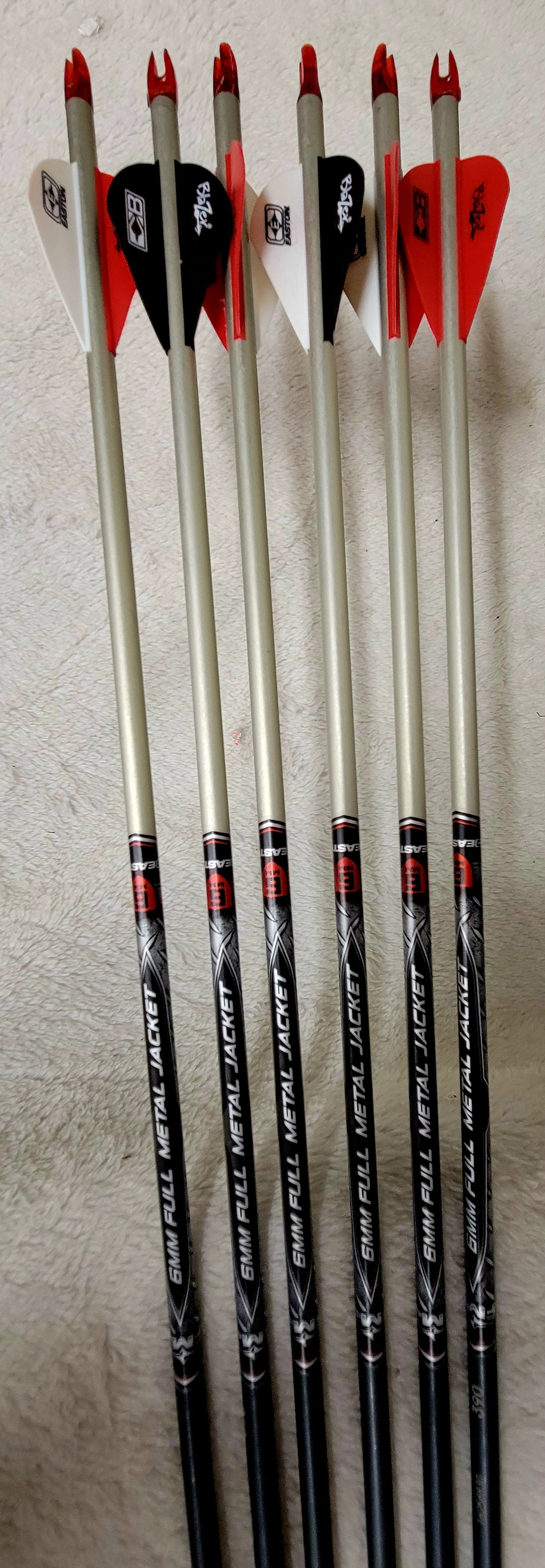Easton 6MM Full Metal Jacket Carbon Fiber Arrow 390 w/ Inserts - Pack of 6